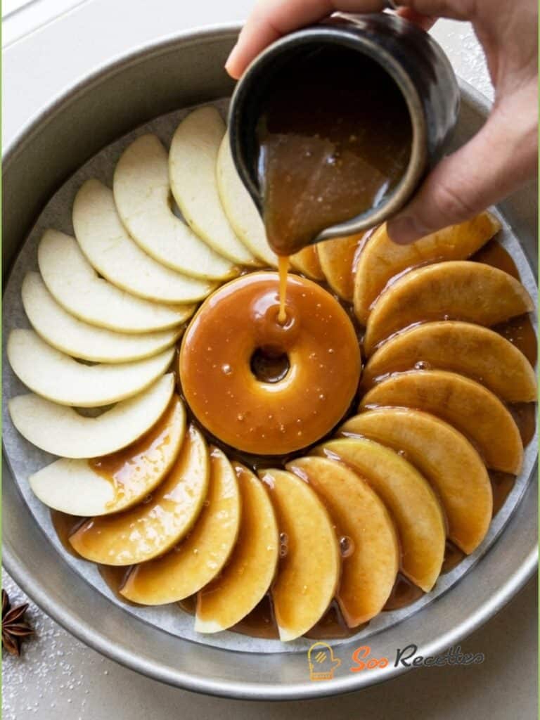 Gâteau aux pommes renversé aux épices